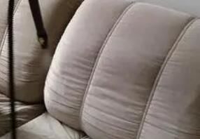 在進(jìn)行家具保潔作業(yè)的時(shí)候，要注意什么呢？